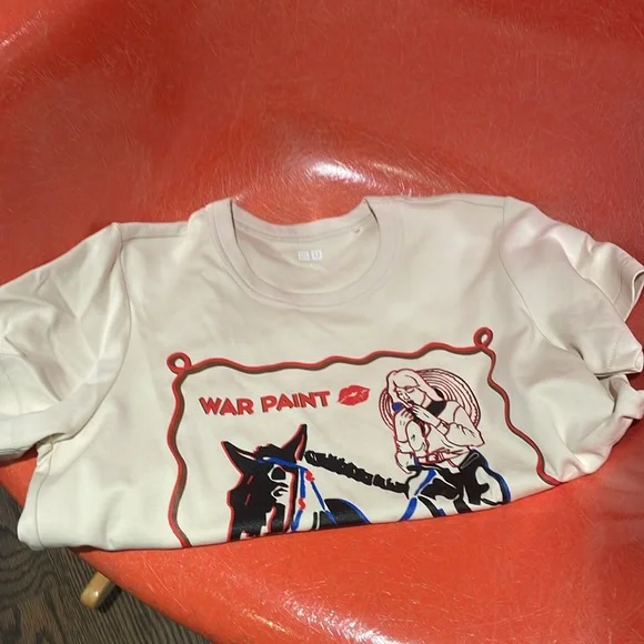 Uniqlo U Cream Graphic Tee with Horse Design - Picture 8 of 8